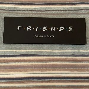 FRIENDS EYESHADOW PALETTE NWT